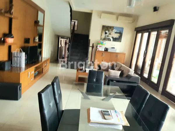 image RUMAH MEWAH 3 LANTAI FULL FURNISAH DENGAN KOLAM RENANG DI  ANGSANA DURI KEPA JAKARTA BARAT (5)