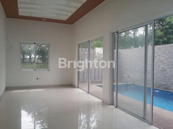 image RUMAH BARU MINIMALIS 3 LANTAI SPLIT LEVEL, CLUSTER GREENCOVE, DI PUSAT BSD CITY DI LENGKAPI DENGAN KOLAM RENANG (5)