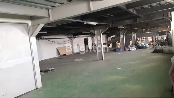 image *TURUN HARGA LAGI !!!! BUTUH JUAL CEPAT BANGUNAN BAGUS BEKAS PABRIK. VALUE BUY*  DI JALAN KEDUNG COWEK SURABAYA (2)