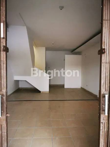 image RUKO STRATEGIS DUA LANTAI DI PASAR SEGAR (1)