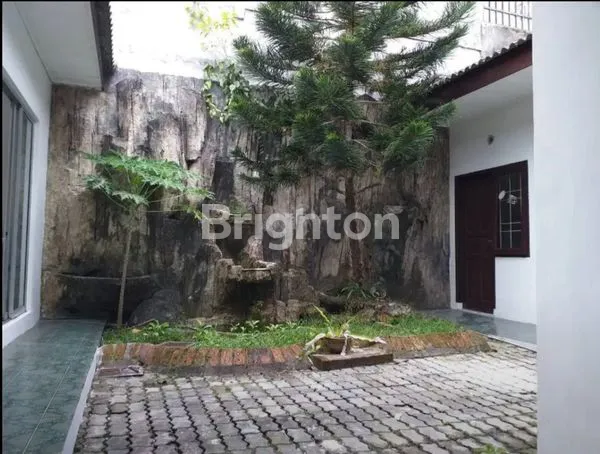 image HOOK BESAR DALAM PERUMAHAN ELIT (6)