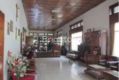 image RUMAH BESAR DI PUSAT TENGAH KOTA SEMARANG (3)