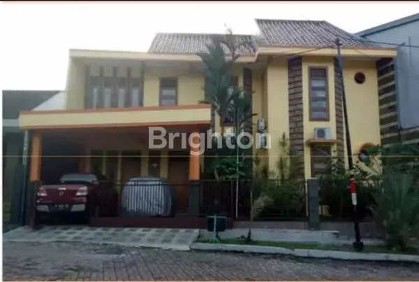 image BESAR DALAM PERUMAHAN ELIT (1)