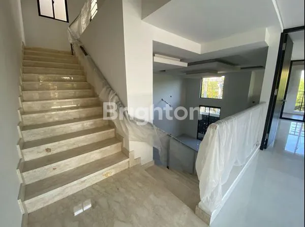 image RUMAH MEWAH MODERN HARGA MASUK AKAL (8)