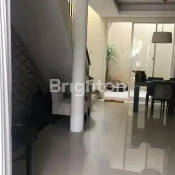 image RUMAH BAGUS TERAWAT DIAN ISTANA (3)