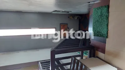 image RUMAH 3 LANTAI ADA ROOPTOP NYA SIDOARJO (7)