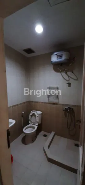 image RUMAH 3 LANTAI RAPI SIAP HUNI DI GADING GRANDE KELAPA GADING (5)