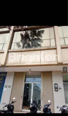 image RUKO 3 1/2 LANTAI GOLF LAKE PARIS CENGKARENG JAKARTA BARAT (4)