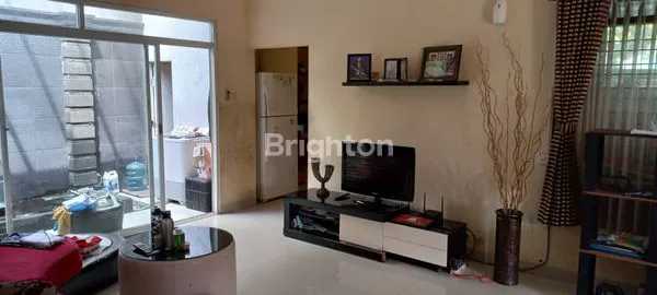 image RUMAH BESAR UNTUK TINGGAL DAN USAHA (3)