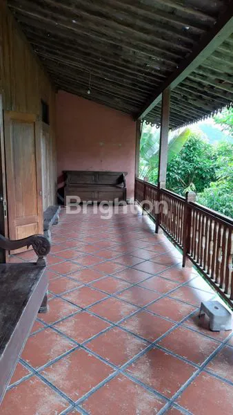 image RUMAH VILLA SIAP HUNI KAWASAN UNGARAN SEMARANG (2)