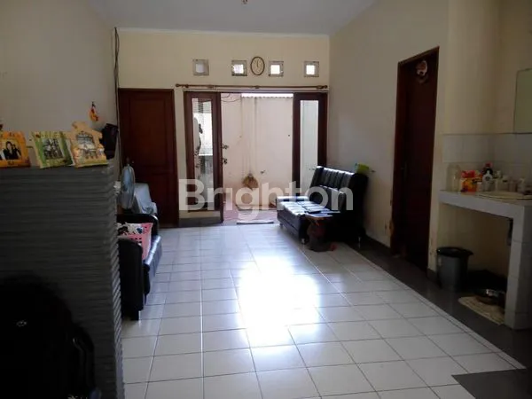 image RUMAH MURAH CANTIK DI TAMAN SE TOSA CIKARANG (2)