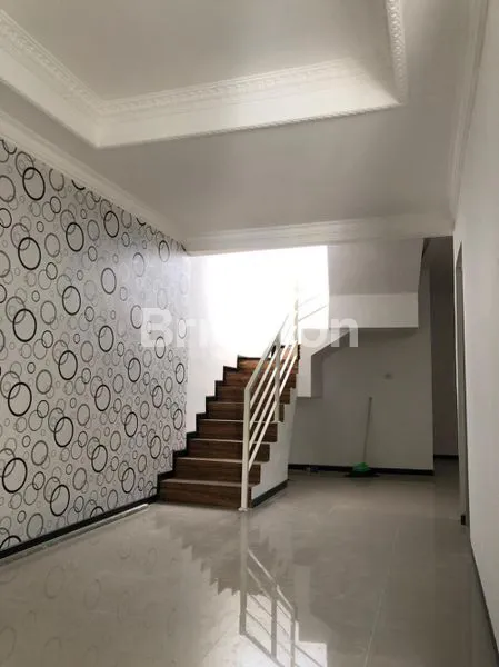 image RUMAH USAHA MEDAYU UTARA GRESS 1,5LANTAI LOKASI STRATEGIS JALAN UTAMA (7)