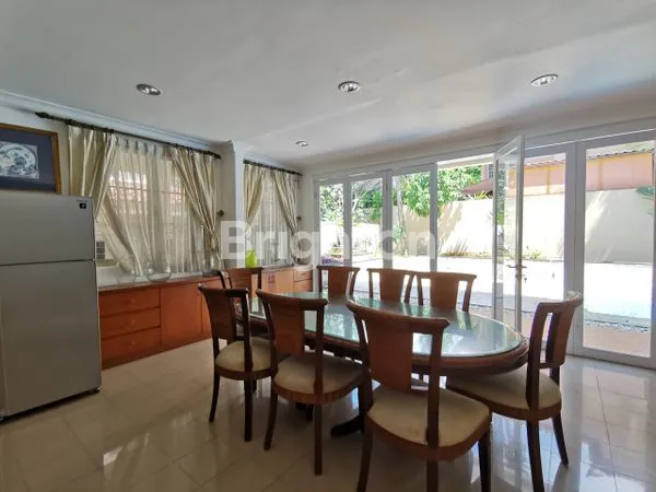 image RUMAH DI TAMAN GOLF LIPPO KARAWACI TANGERANG (6)