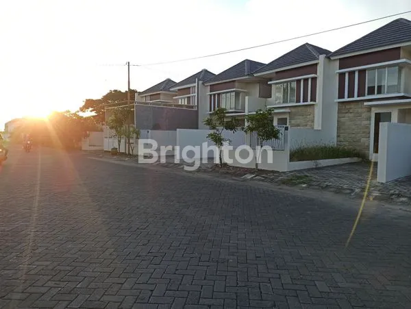 image RUMAH BARU DI GOLDEN BERRY REGENCY MENGANTI GRESIK  (3)