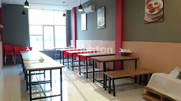 image RUKO SHM 3 LANTAI DHARMAHUSADA LOKASI BAGUS COCOK UNTUK SEGALA USAHA HARGA BISA NEGO (1)