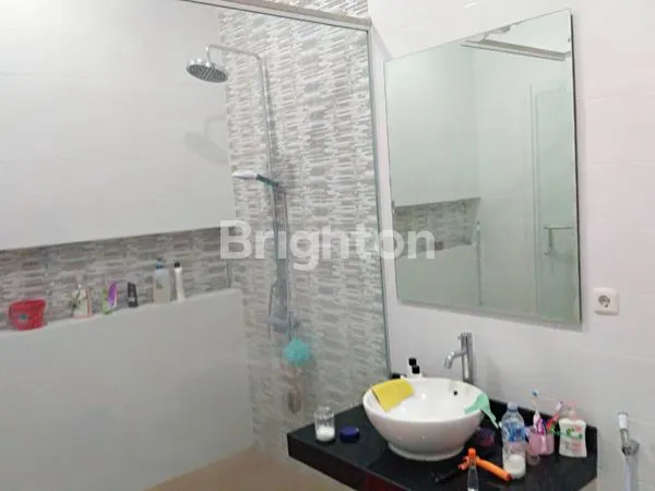 image RUKO SHM 3 LANTAI DHARMAHUSADA LOKASI BAGUS COCOK UNTUK SEGALA USAHA HARGA BISA NEGO (7)