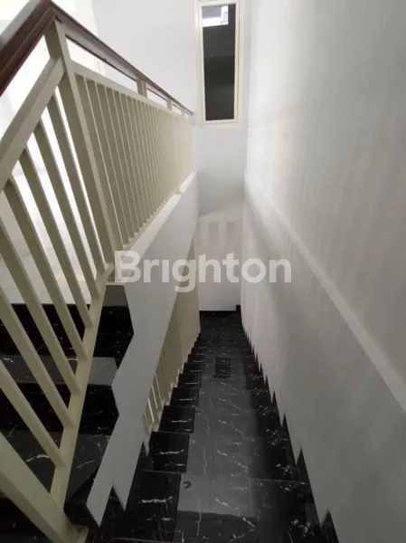 image RUMAH MINIMALIS 2 LT POSISI HOOK FREE AC LOKASI MANYAR TIRTOASRI (3)