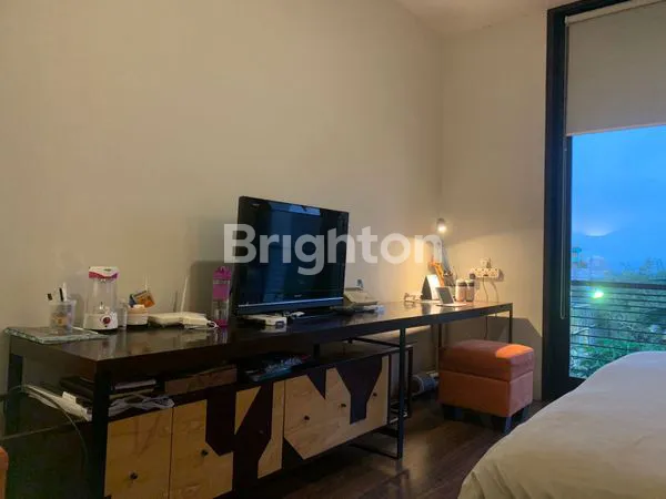 image RUMAH ISTANA DIENG MINIMALIS DARI ARSITEK, TERAWAT, LOKASI POJOK, 2 - LANTAI, TERMASUK SEMUA FURNITURE YG MELEKAT. (7)