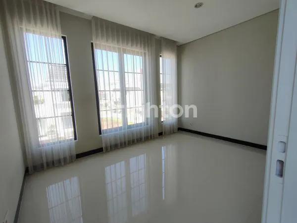 image RUMAH GRAND KENJERAN LEBAR 6M HARGA 3M AN (3)