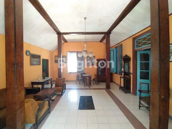 image BANGUNAN DENGAN FASILITAS KAYU JATI  (2)