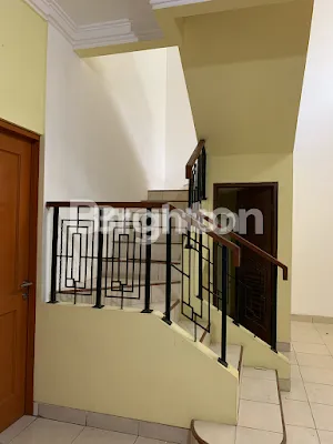 image RUMAH 2 LANTAI READY DEKAT LIVING WORD MALL (8)