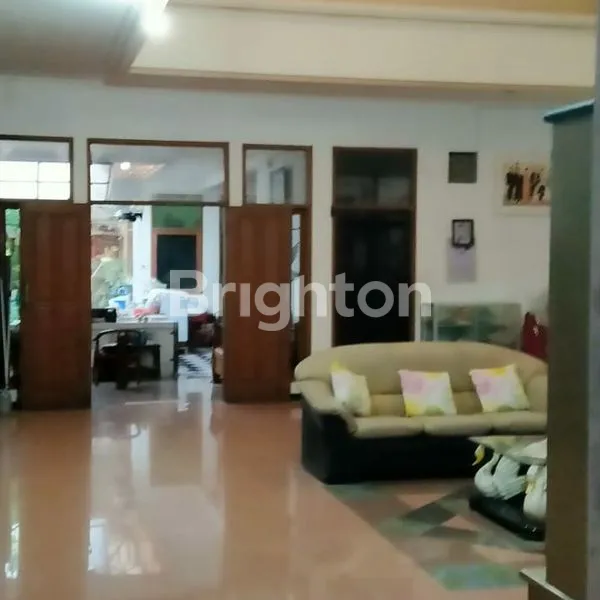 image RUMAH MEWAH BADAK RAYA GAYAMSARI SEMARANG DEKAT PINTU TOL (4)