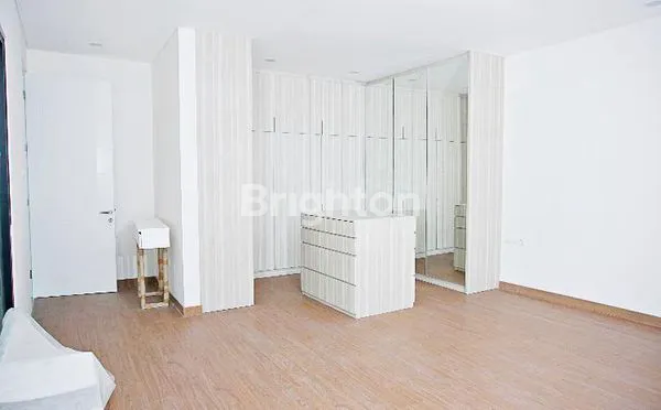 image RUMAH KECEH & CLEAN, DI KAWASAN ELITE LIPPO CIKARANG - SEMI FURNISHED (2)