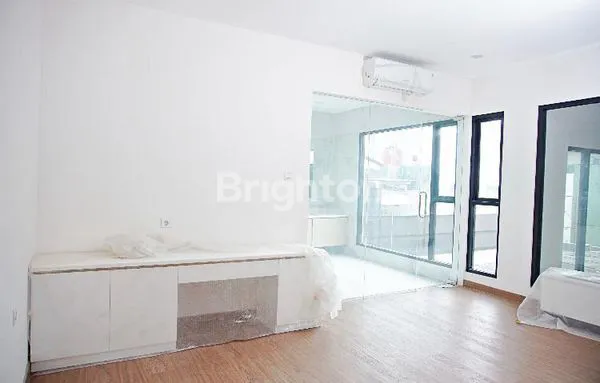 image RUMAH KECEH & CLEAN, DI KAWASAN ELITE LIPPO CIKARANG - SEMI FURNISHED (3)