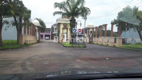 image NEGO SAMPAI DEAL!!! TERAWAT SUDAH RENOVASI TINGGAL BAWA KOPER (2)