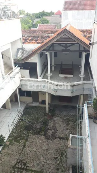 image GEDUNG PERKANTORAN 3 LANTAI BANYAK RUANGAN DI DEKAT MERR (5)