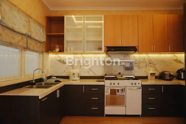 image RUMAH 1.5 LANTAI SIAP HUNI SEMI FURNISH (4)