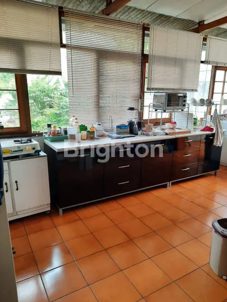 image RUMAH SUPER BIG SANGAT TERAWAT LOKASI FAVORIT DI BANDUNG ADA PAVILIUNNYA (6)