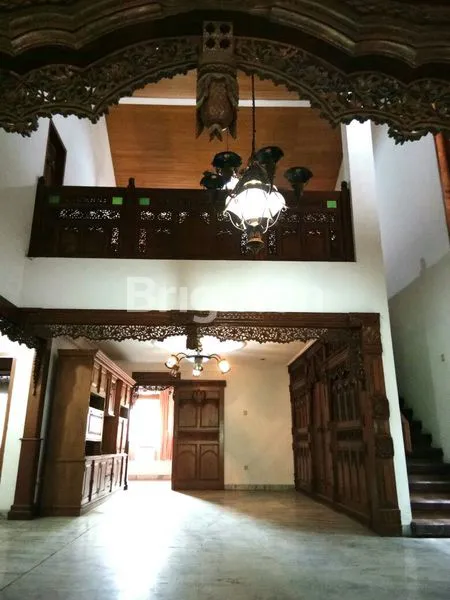 image RUMAH BESAR DENGAN UKIRAN KAYU JATI , GEBYOK + JOGLO , TENGAH KOTA (6)