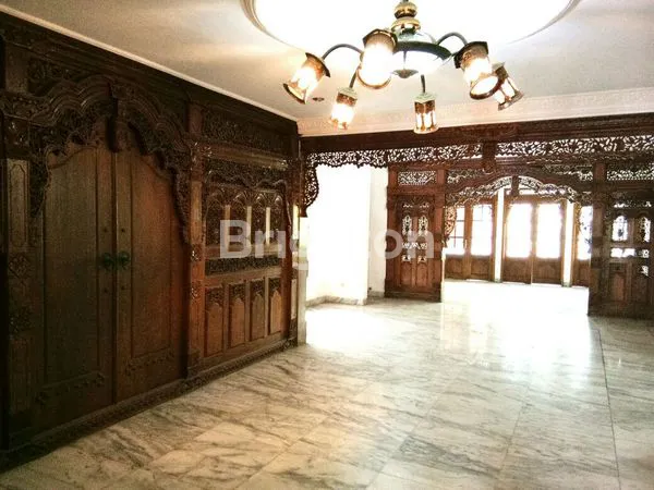 image RUMAH BESAR DENGAN UKIRAN KAYU JATI , GEBYOK + JOGLO , TENGAH KOTA (7)