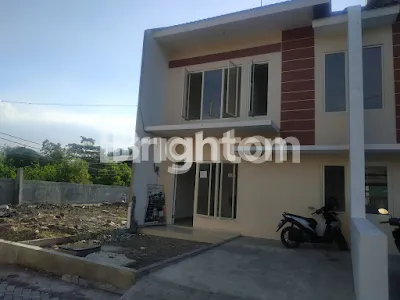 LONTAR POJOK DUA LANTAI BAGUS STRATEGIS MURAHHH