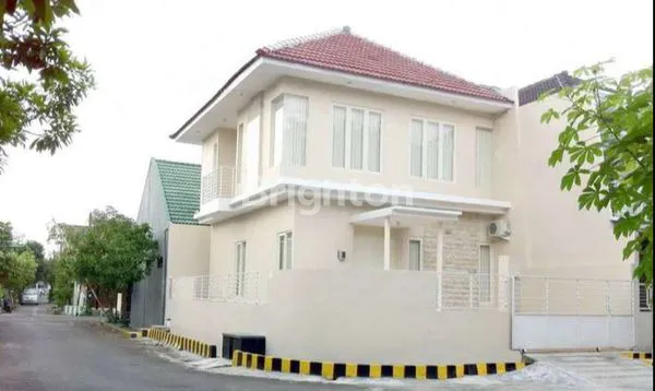 image RUMAH DI KOTA SURABAYA BISA SEWA BULANAN 2 LANTAI (1)