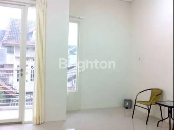 image RUMAH DI KOTA SURABAYA BISA SEWA BULANAN 2 LANTAI (2)