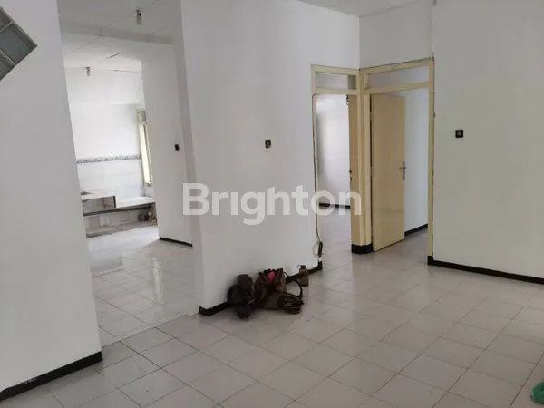 image RUMAH SEMOLOWARU INDAH ROW 2 MOBIL (7)