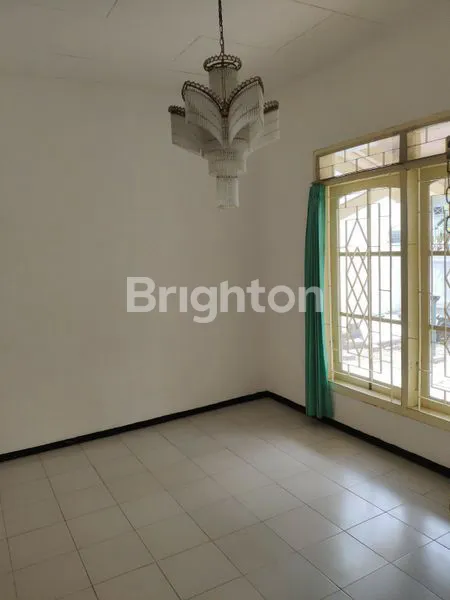 image RUMAH SEMOLOWARU INDAH ROW 2 MOBIL (4)