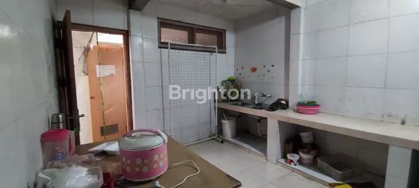 image RUMAH SIAP HUNI DI TENGAH KOTA LAWANG NOL JALAN RAYA (5)