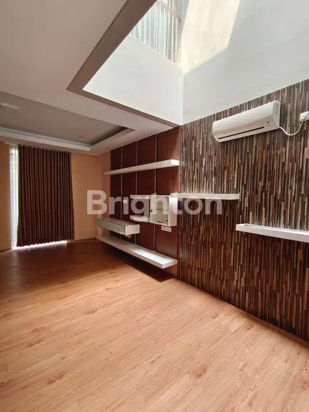 CITRALAND GREENLAKE SURABAYA BARAT , MURAH, 2 LANTAI MINIMALIS MEWAH