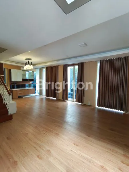 image CITRALAND GREENLAKE SURABAYA BARAT , MURAH, 2 LANTAI MINIMALIS MEWAH (2)