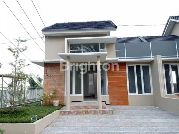 image HUNIAN WISATA VIEW LERENG GUNUNG KAWI HUNIAN KONTUR TERTATA ISTIMEWABERBUKIT SANGAT SEJUK 10 MENIT DARI PASAR BESAR 25 MENIT DARI BATU  (8)