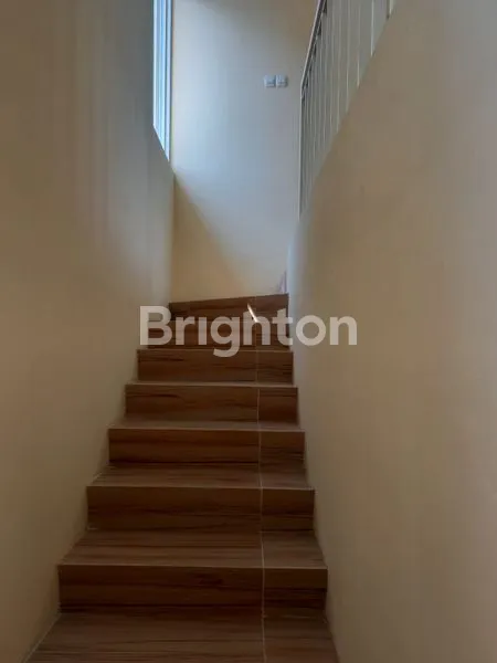 image RUMAH 2 LANTAI GRESS TENGAH KOTA SIDOARJO (3)