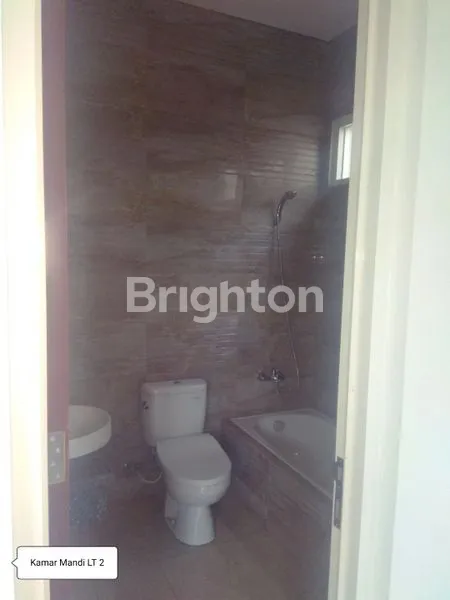 image RUMAH 2 LANTAI SIAP PAKAI DI SEMARANG BARAT (4)