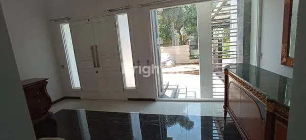 image RUMAH SECOND TERAWAT GRAHA FAMILY (5)