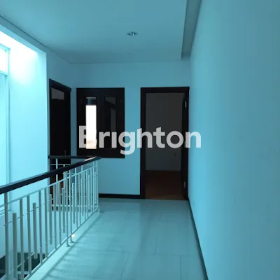 image RUMAH CANTIK MURAH 3 LANTAI RADIO DALAM (6)