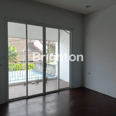 image RUMAH CANTIK MURAH 3 LANTAI RADIO DALAM (4)