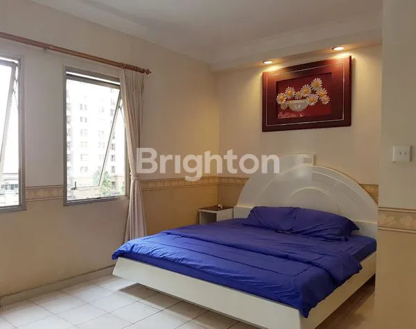 image APARTEMEN MEDITERANIA GARDEN 3BR LANTAI RENDAH VIEW POOL DEKAT CENTRAL PARK (3)