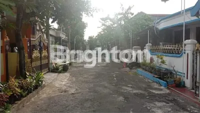 image RUMAH TERAWAT SIAP HUNI 2 LANTAI DENGAN LOKASI STRATEGIS DEKAT JUANDA PERBATASAN SURABAYA DAN SIDOARJO.MODEL RUMAH TDK TERLALU TUA (1)